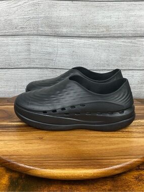 STAND+ Antigrav 1 Ultra Comfort Recovery Black Slip On Shoe Men’s 9.5 Women’s 11
